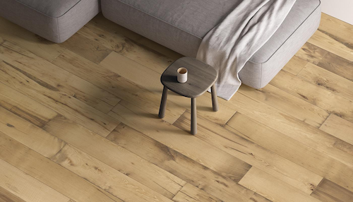 Układanie płytek podłogowych z zachowaniem równej linii i estetycznych fug